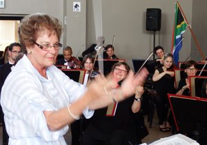 Burgemeester â€œdirigeerâ€ Philharmoniese Orkes